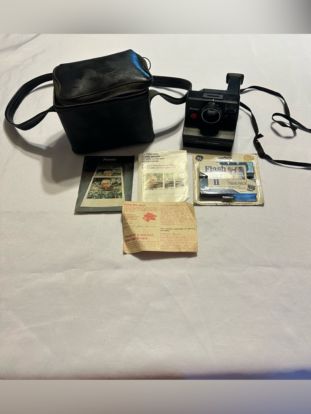 Polaroid Pronto! VINTAGE 1977 Instant Camera - Black